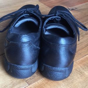 dansko emma work sneaker